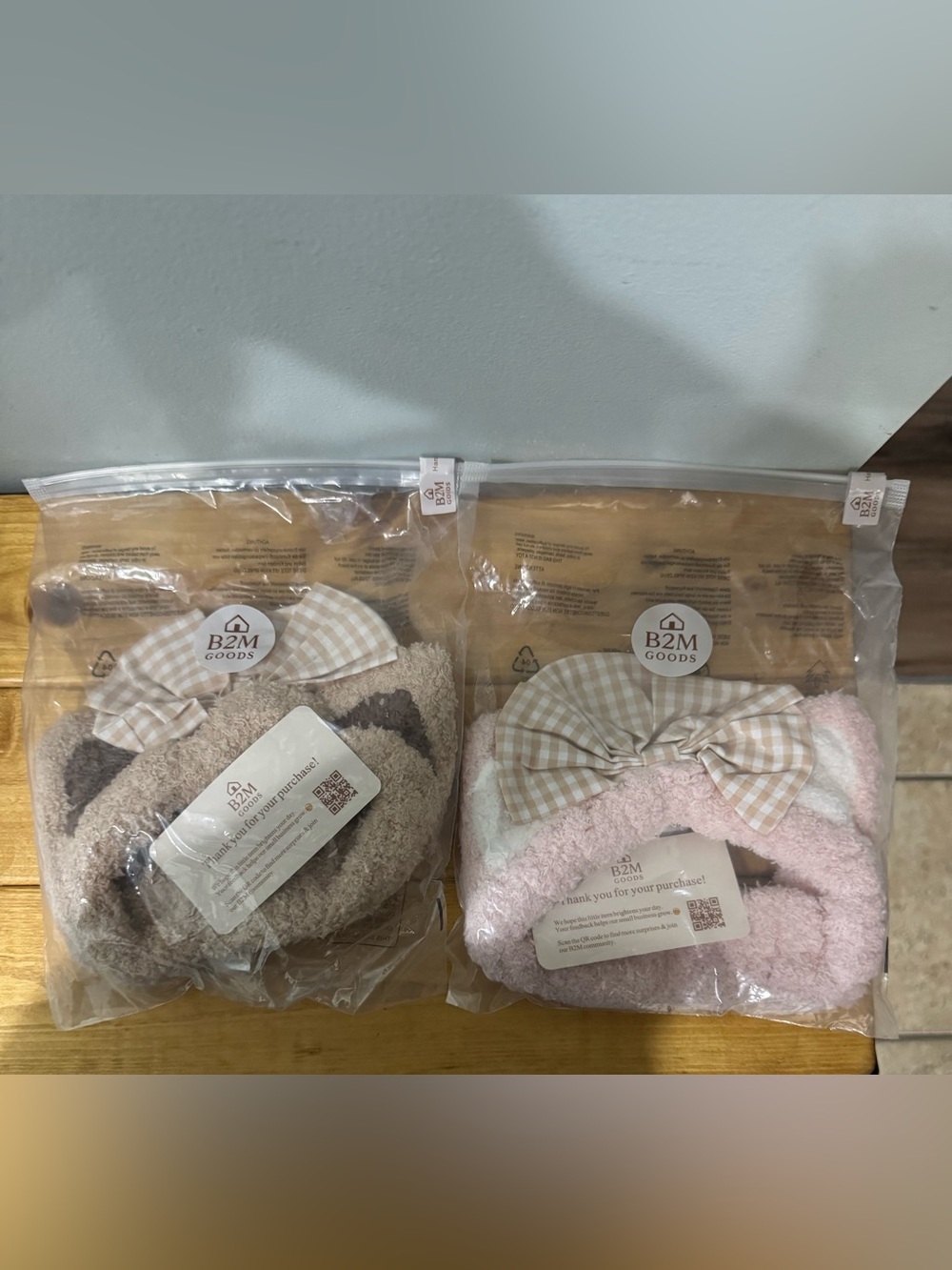 B2M GOODS Plush Headband Set in Beige & Pink